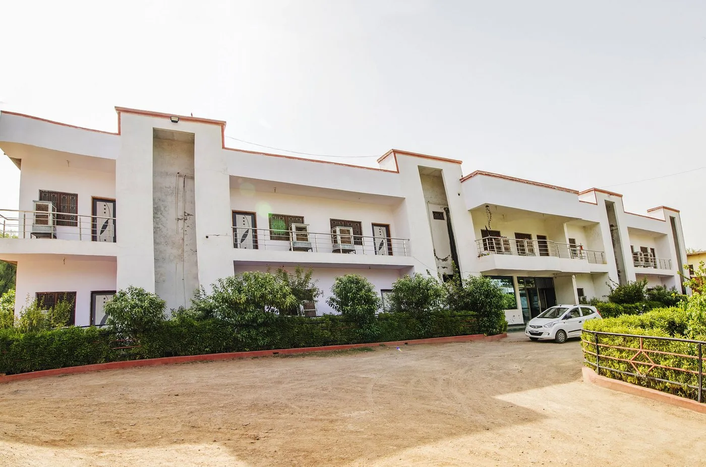 Aashirwad Guest House Building Exterior View - Yatra Service