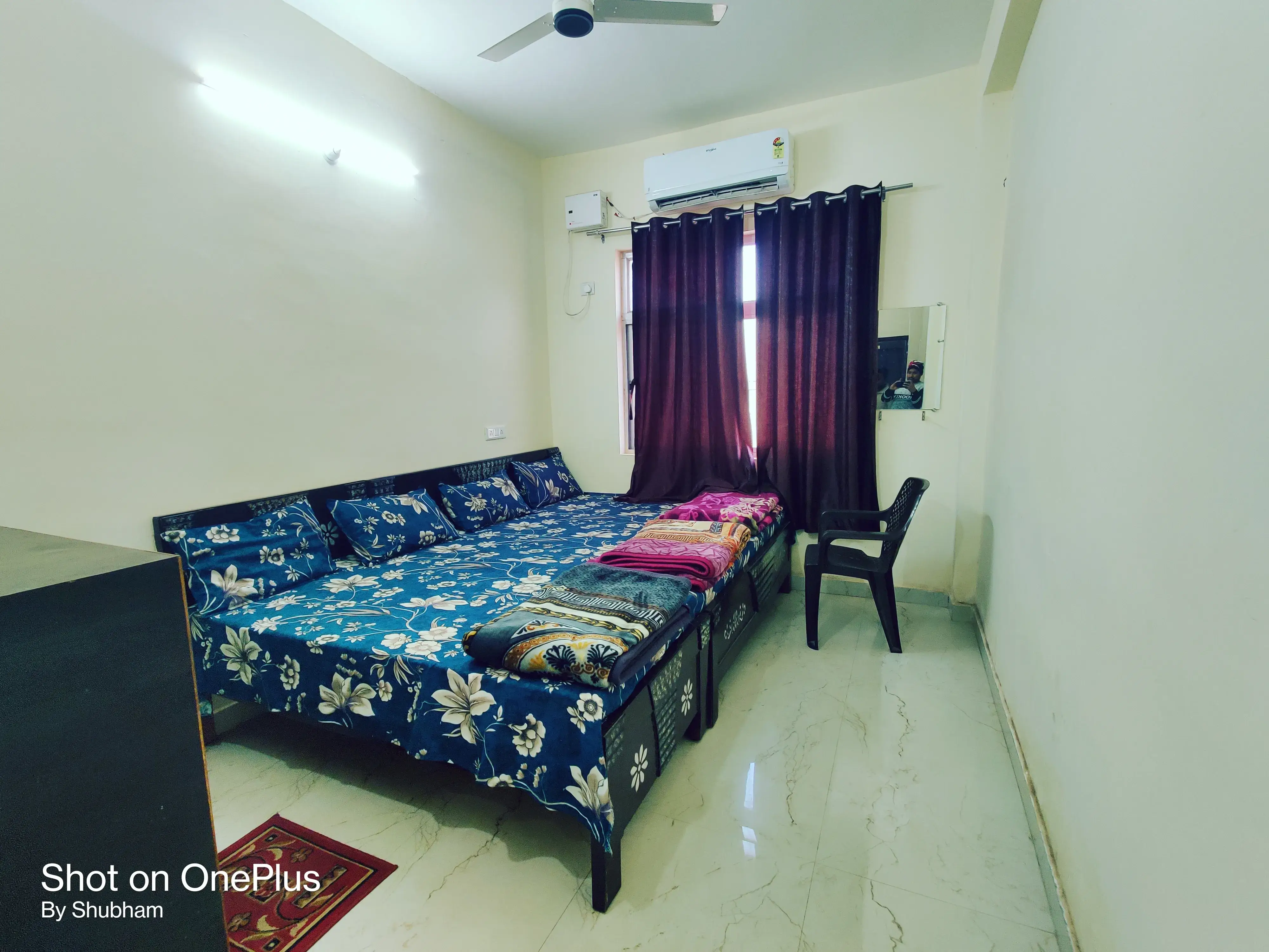 Affordable Hotel Room Near Ram Ghat Temple - Yatra Service