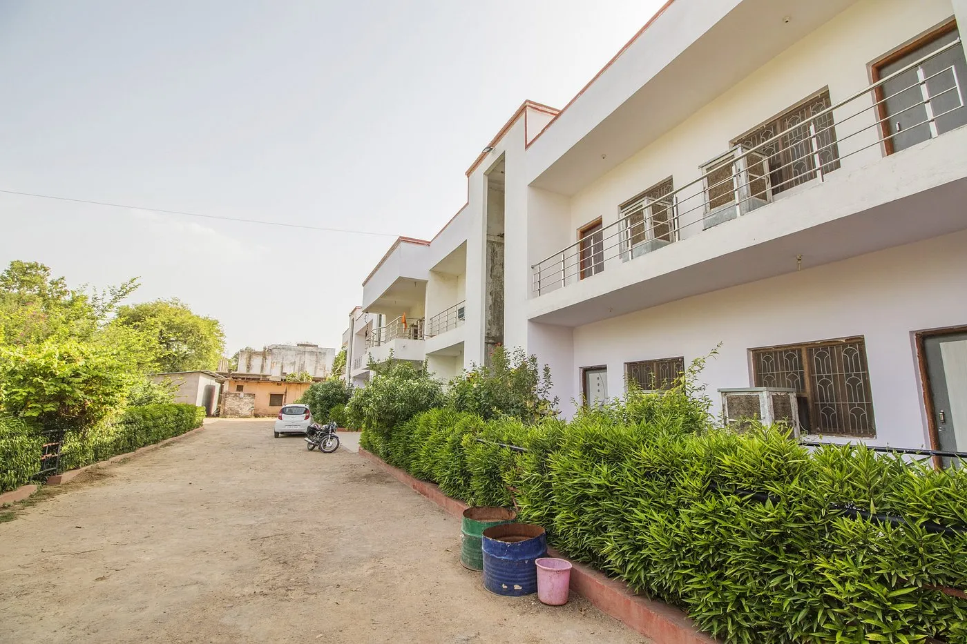 Peaceful Property View Of Aashirwad Guest House - Yatra Service